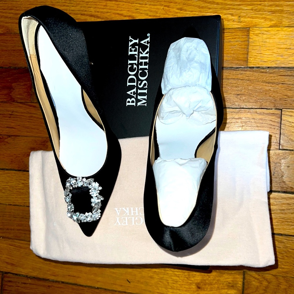 NIB Badgley Mischka Cher Pump